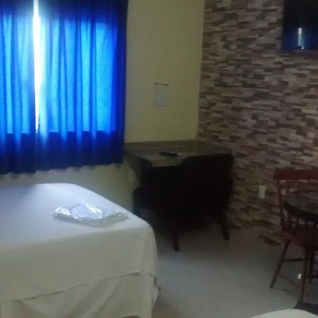 Hotel Dois Candangos Nucleo Bandeirante Phòng bức ảnh